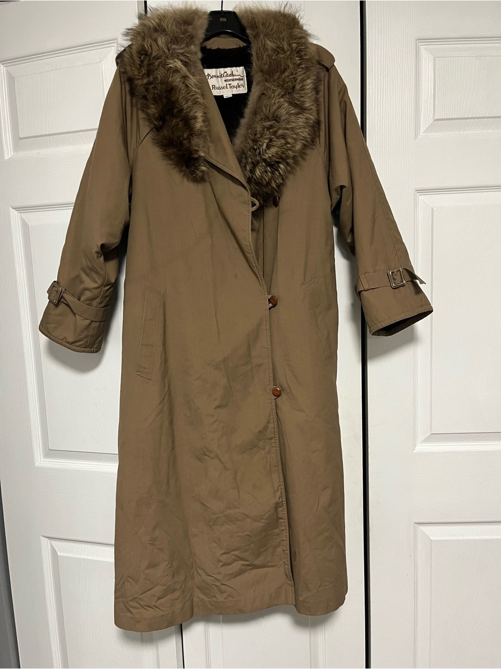 Classic vintage Bonnie Cohed wetherwere coat costume added wool tan color